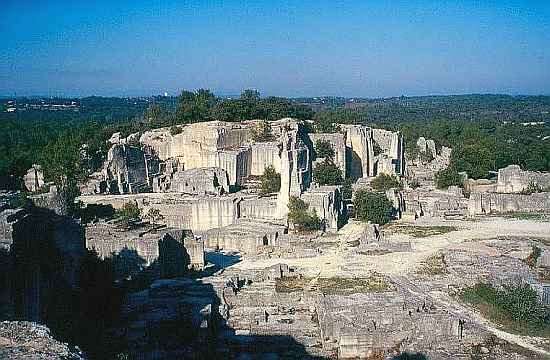 Languedoc photo - Junas