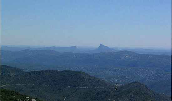 Languedoc photo - Pic St Loup