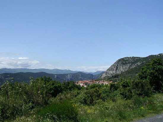 Languedoc photo - Lesquerde
